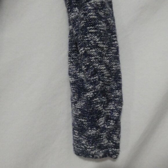 H&M - Mama - Maternity | large | Blue and White Speckled V-Neck Sweater - Picture 14 of 14